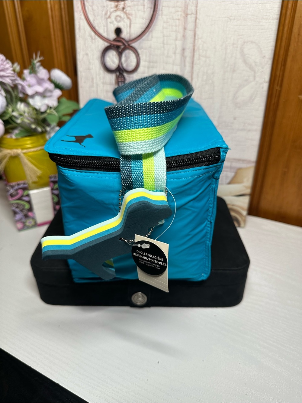 Victoria's Secret PINK Teal Blue Crossbody Lunch Bag with Multicolor Strap - Picture 2 of 9